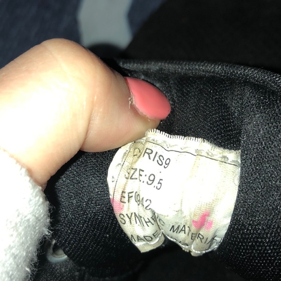 Reebok - Picture 4 of 5